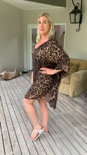 Load image into Gallery viewer, Kaftan (with slip) - Leopard